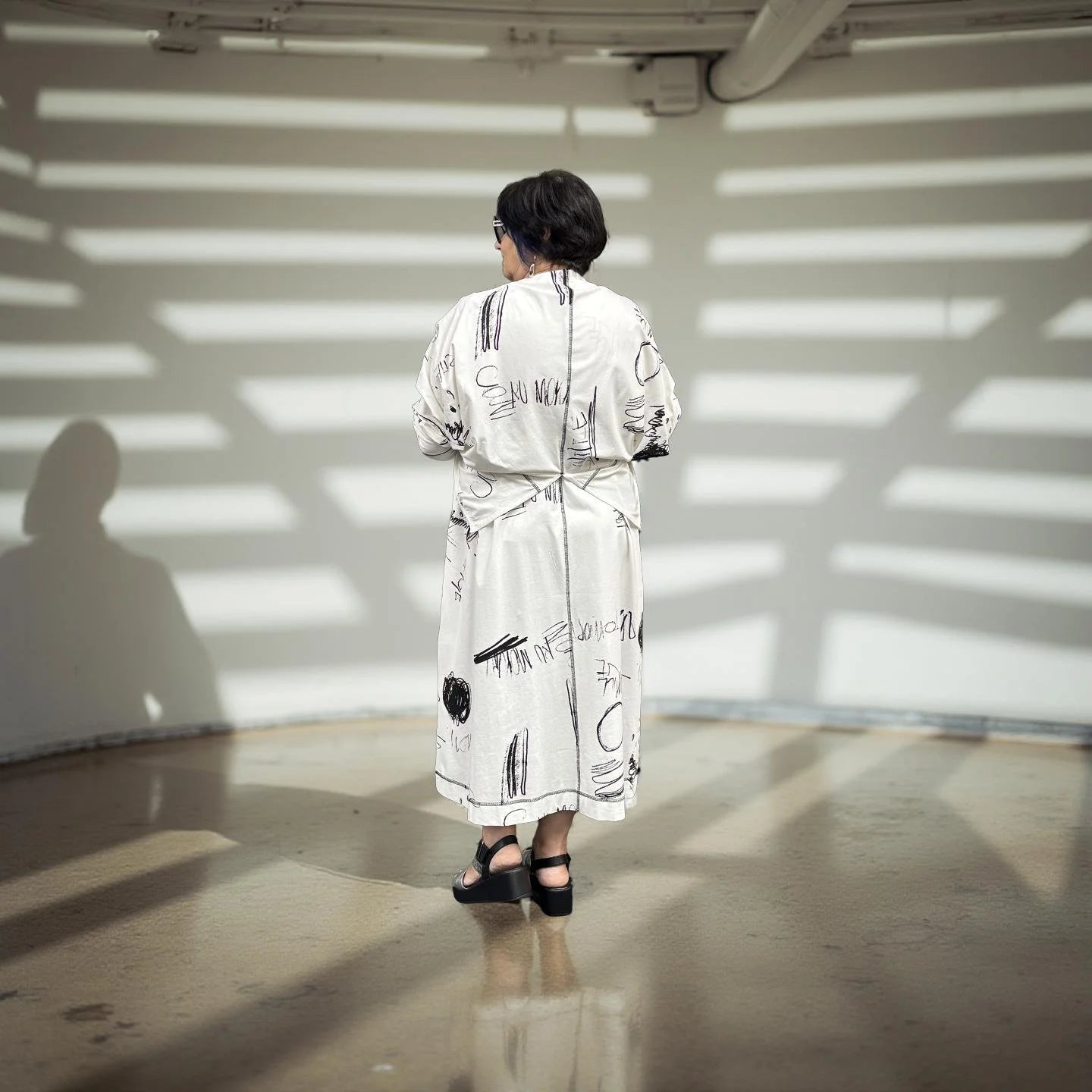 Sale 50% Off Moyuru Shrug 251042 Color 98 White /black Print