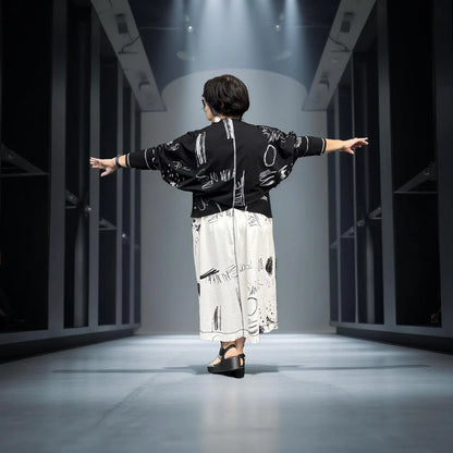 Sale 50% Off Moyuru Shrug 251042 Color 98 White /black Print